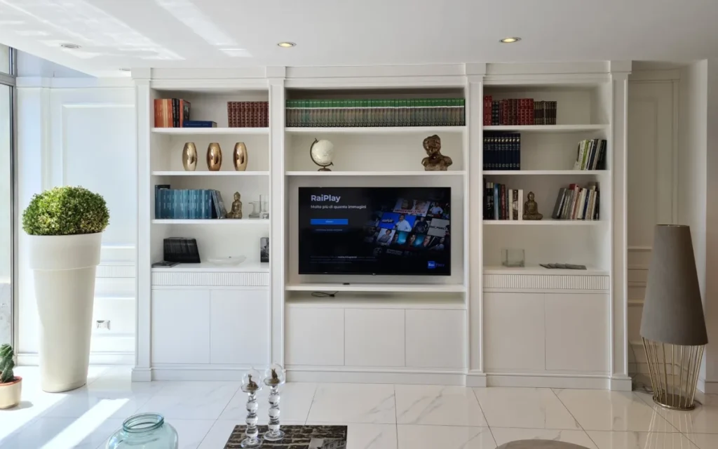 libreria timeless anta liscia con tv parete attrezzata sobria ed elegante
