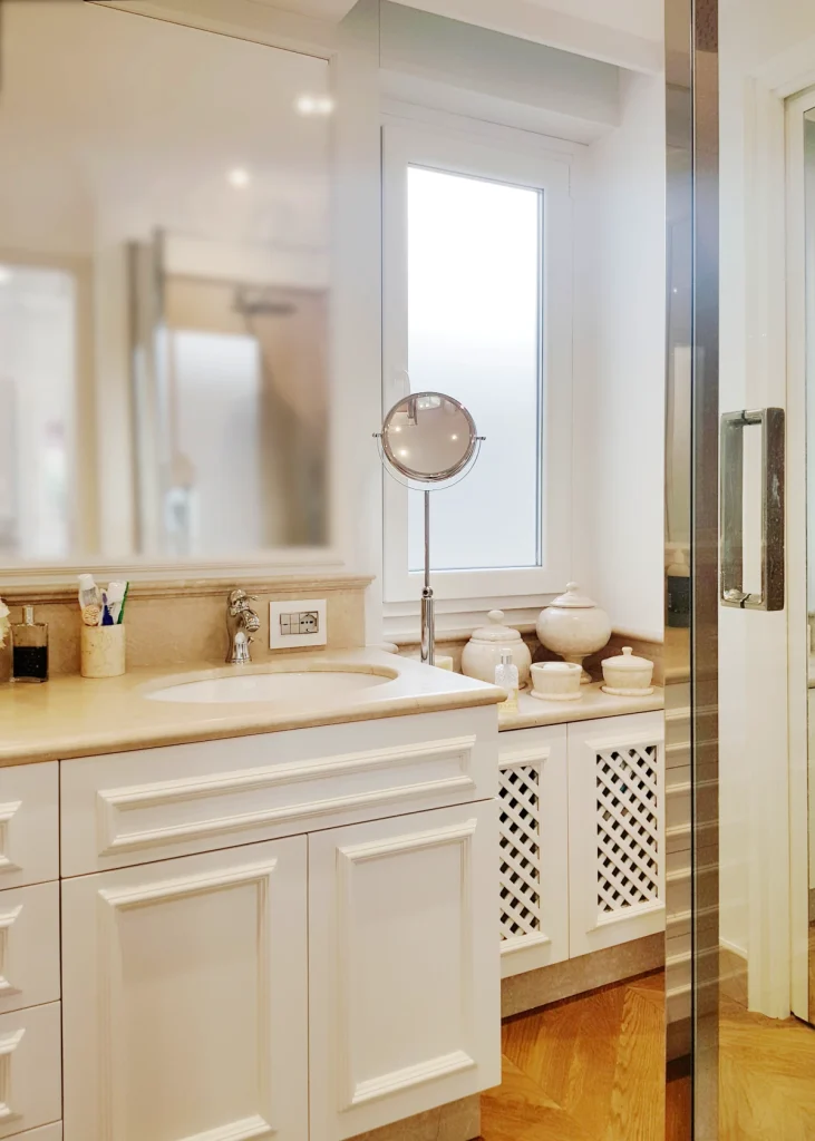 Appartamento EUR Roma bagno su misura