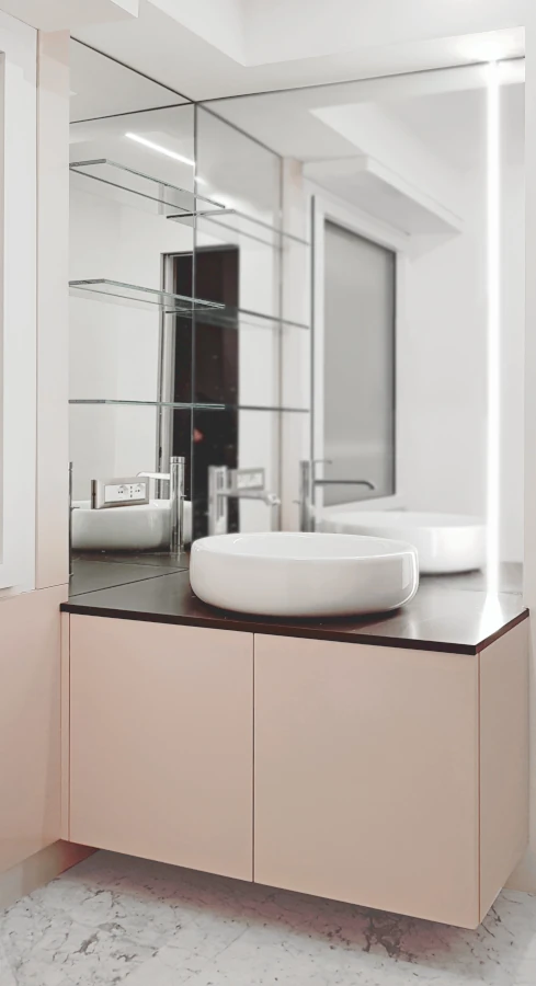 Mobile bagno su misura laccato rosa pallido